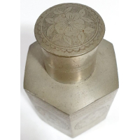 Oude Indonesische tinnen theebus